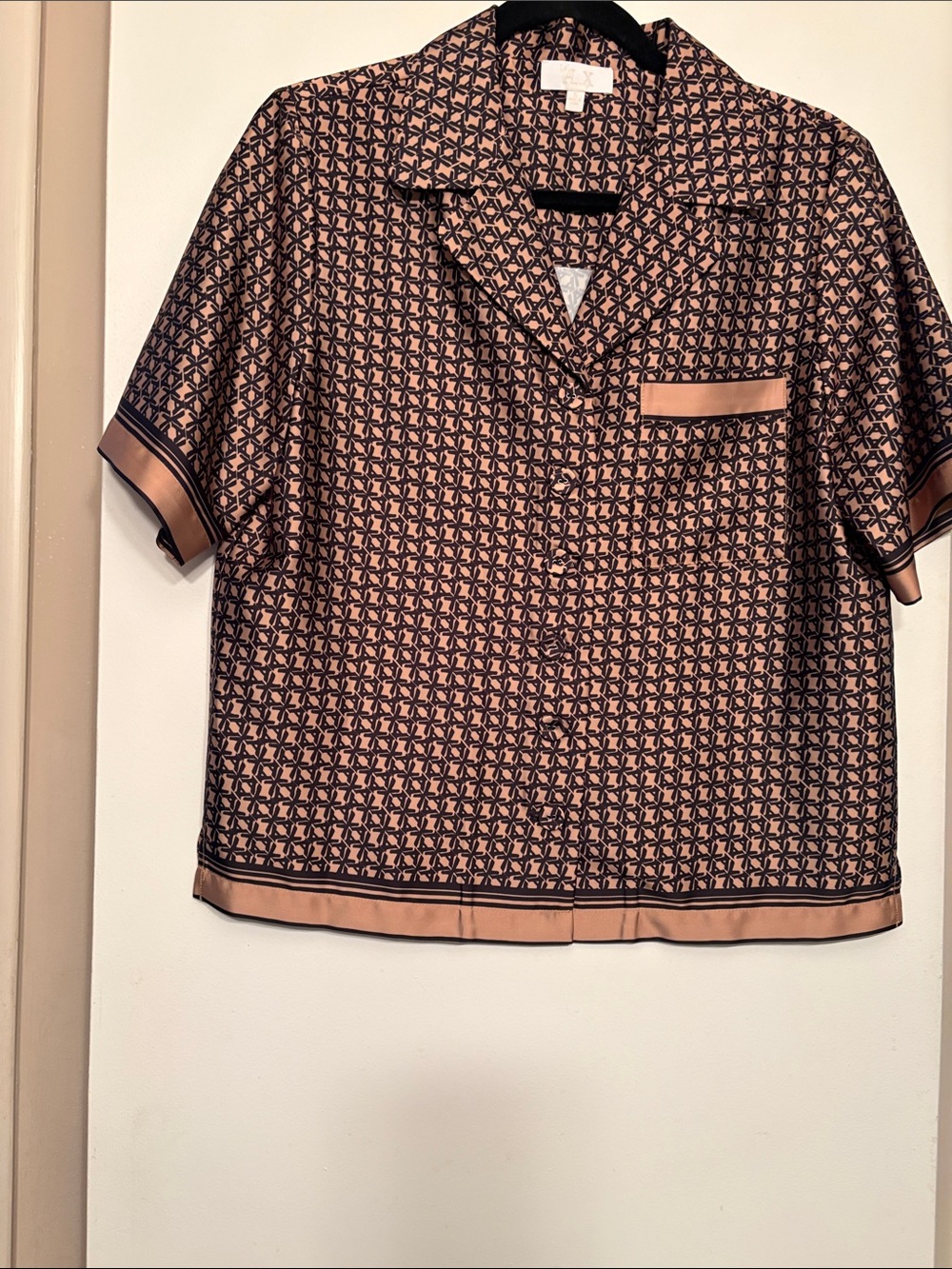Le AX Geometric Printed Top in Tan & Black